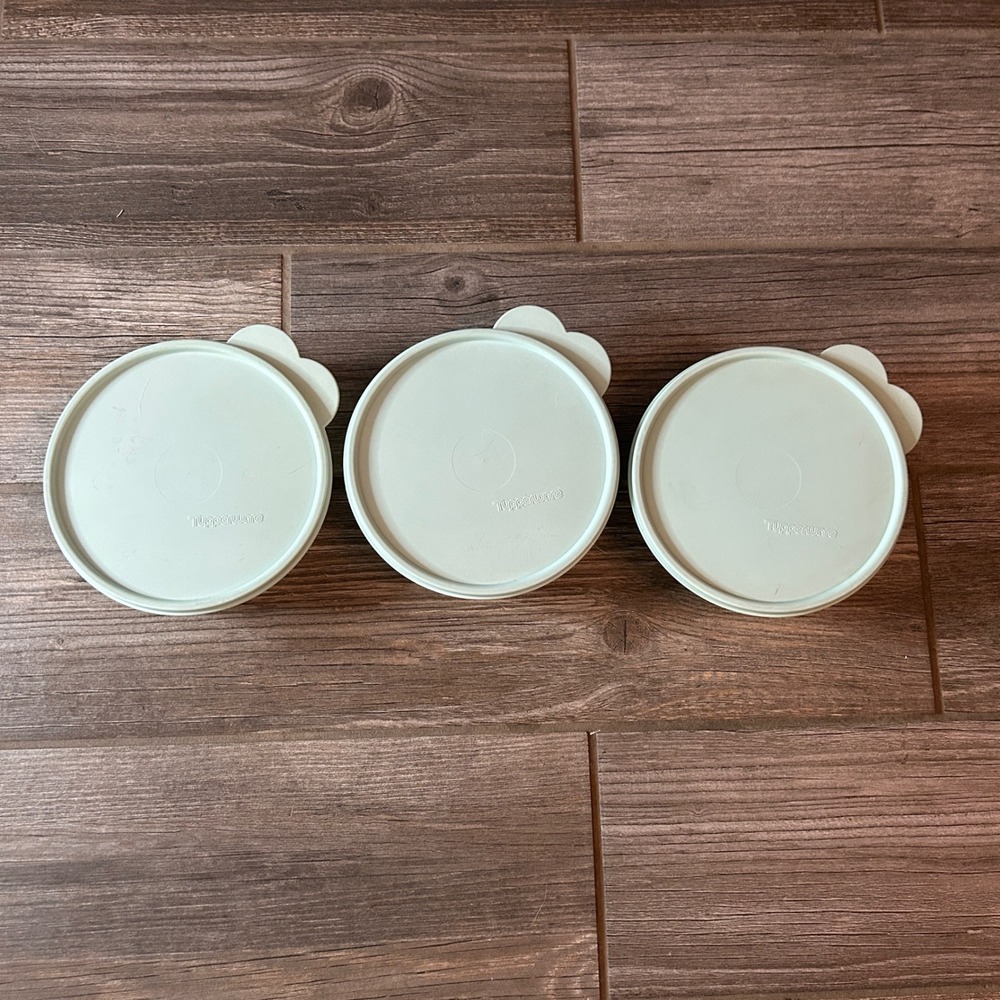 Vintage Set of 3 Tupperware Medium‎ Round Container with Light Blue Lid Food